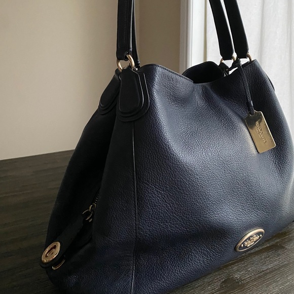 COACH black purse with gold🔥 - Picture 3 of 3